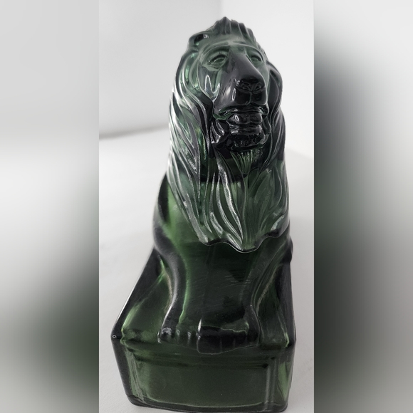 Vintage Avon Classic Lion Bookend Collectible Tribute After Shave Bottle - Picture 4 of 6